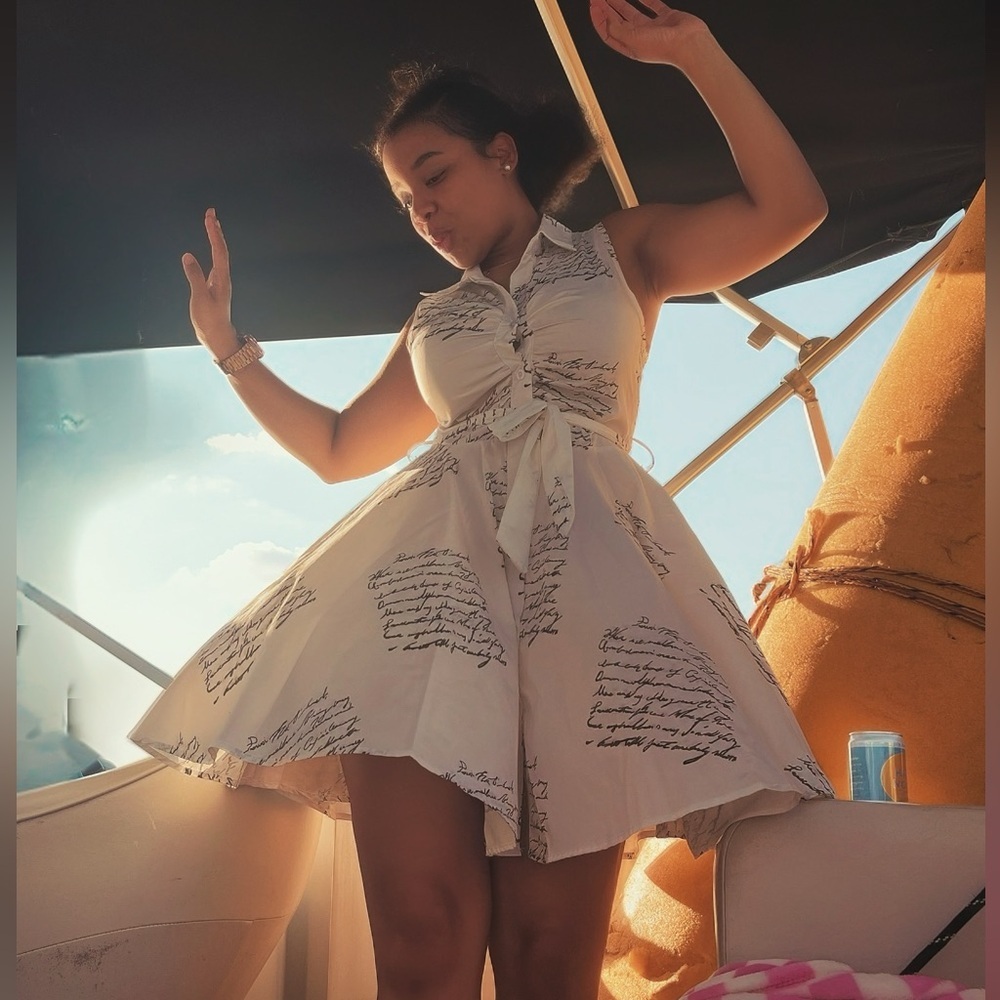 Hot Topic cursive script 📰 dress - Picture 12 of 12